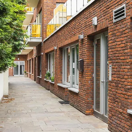 Апартаменты Castle Hideway