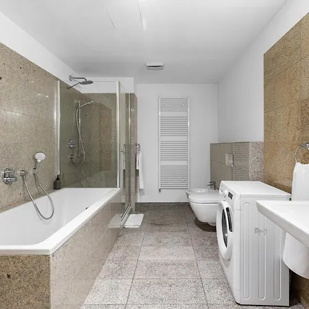 Апартаменты Castle Hideway